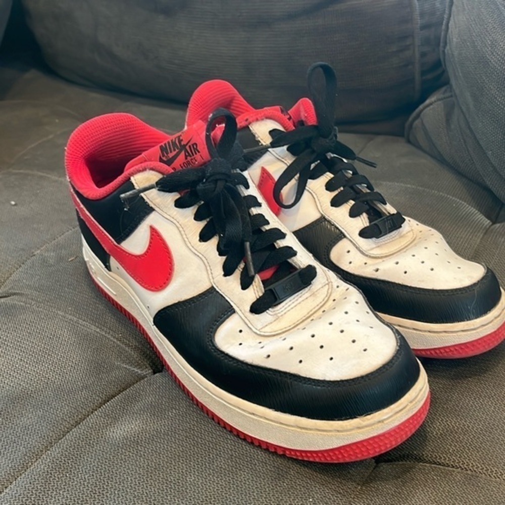 🇪🇸🐠Nike NBA Jordan Air Force 1 '07 LV8 75th Anniversary Trail Blazers red black - Picture 2 of 8